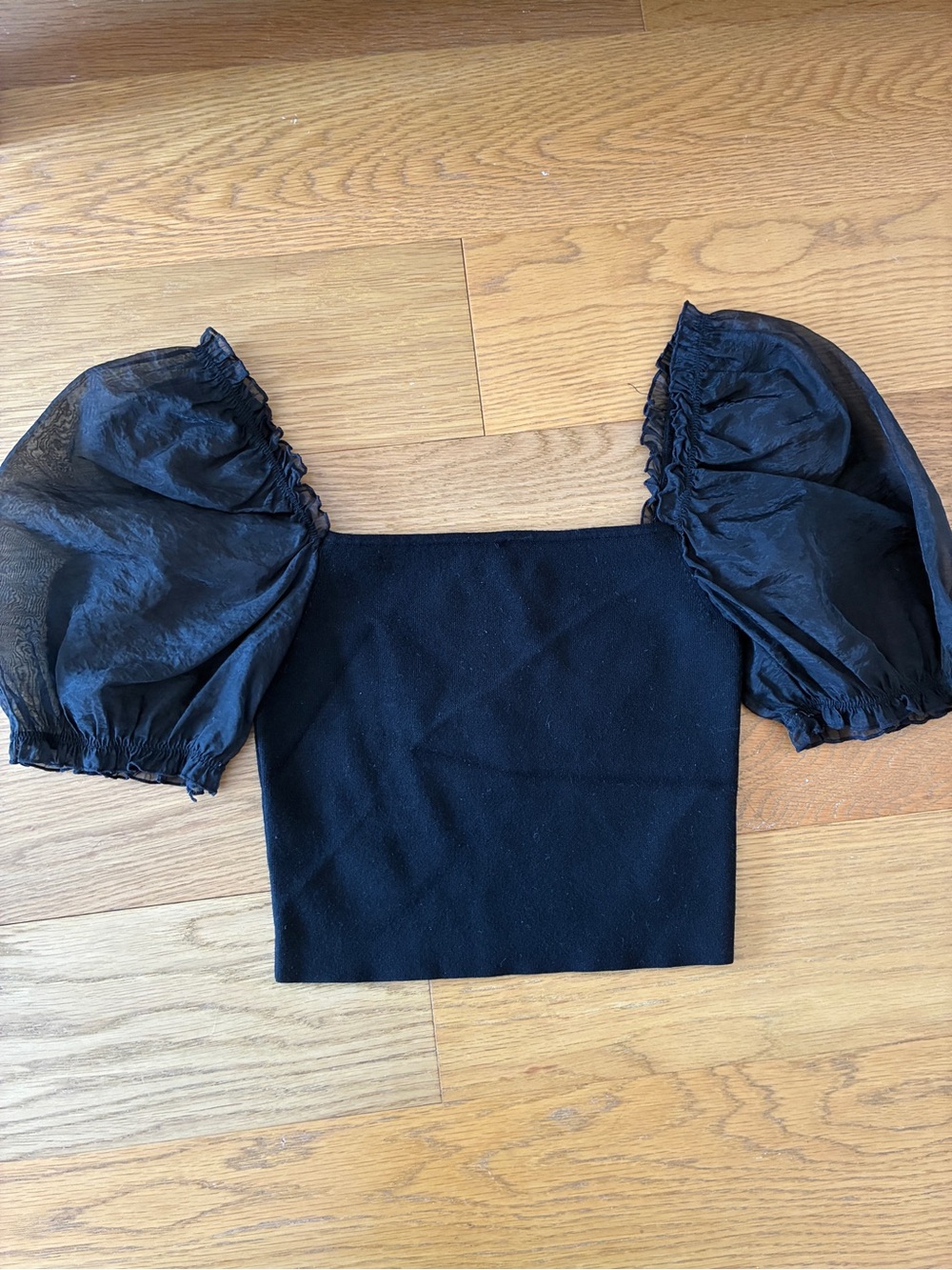 Wilfred at Aritzia Black Puff-Sleeve Square Neck Crop Top Size Small
